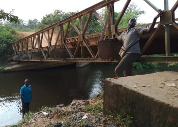 Safohene Kpanyinli Baako of Asasetre Urges Government to Fix Broken Bridge over River Ebi Before Rains Set In